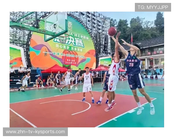 特色篮球慢跑赛在城市公园掀起热潮，倡导健康生活方式，篮球专项跑篮视频