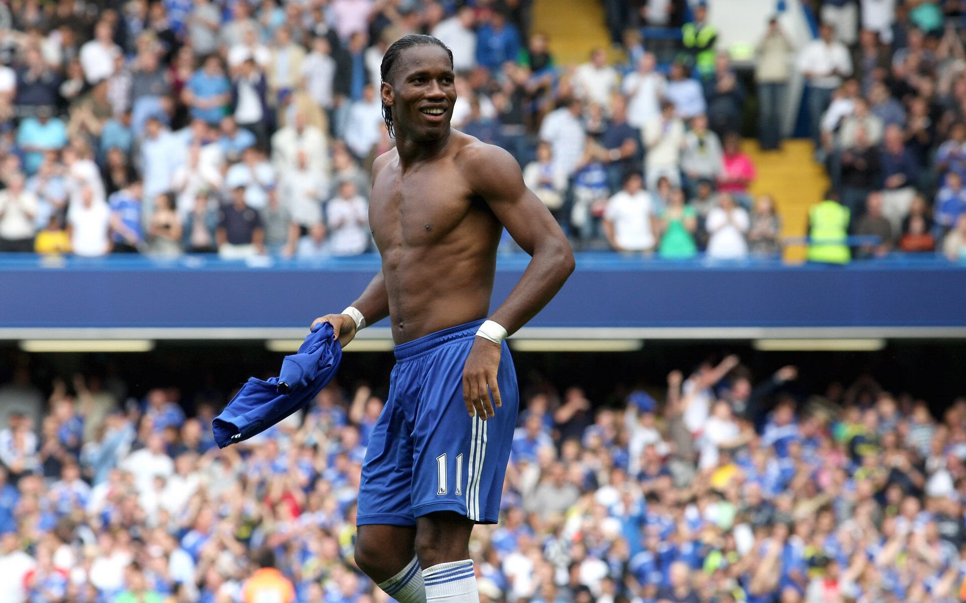 WWE摔角秀再掀热潮,引爆全球观众热情,wwe摔角赛事网